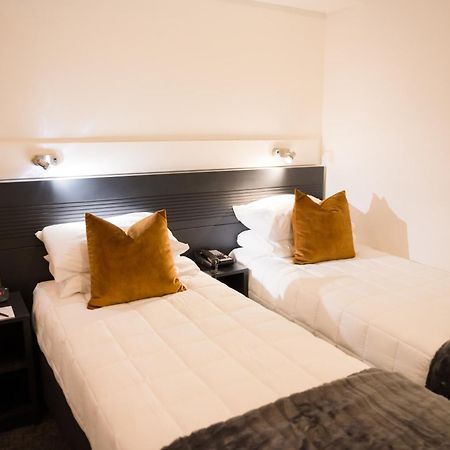 Bay Plaza Hotel Уелингтън Екстериор снимка