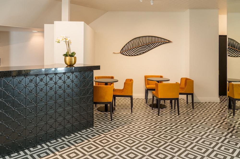 Bay Plaza Hotel Уелингтън Екстериор снимка