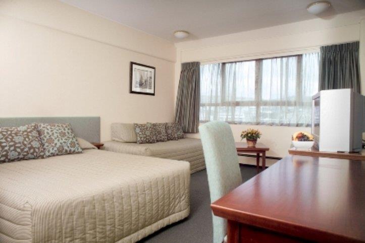 Bay Plaza Hotel Уелингтън Стая снимка