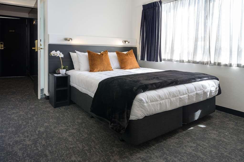Bay Plaza Hotel Уелингтън Стая снимка
