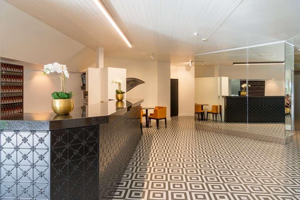 Bay Plaza Hotel Уелингтън Екстериор снимка