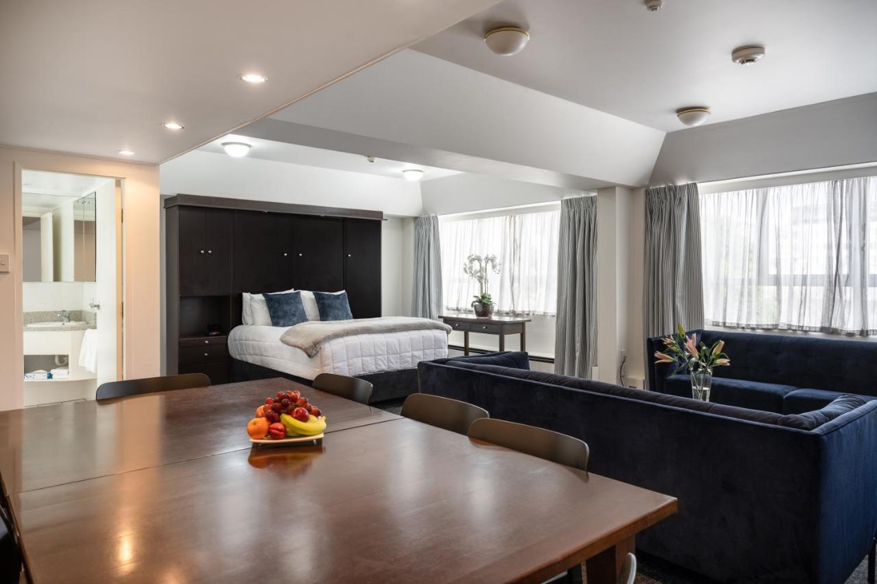 Bay Plaza Hotel Уелингтън Екстериор снимка