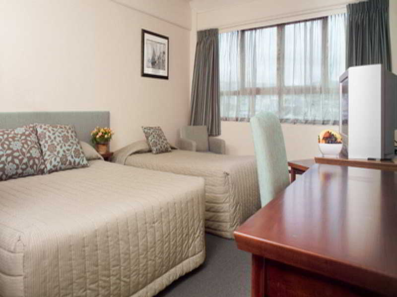 Bay Plaza Hotel Уелингтън Екстериор снимка