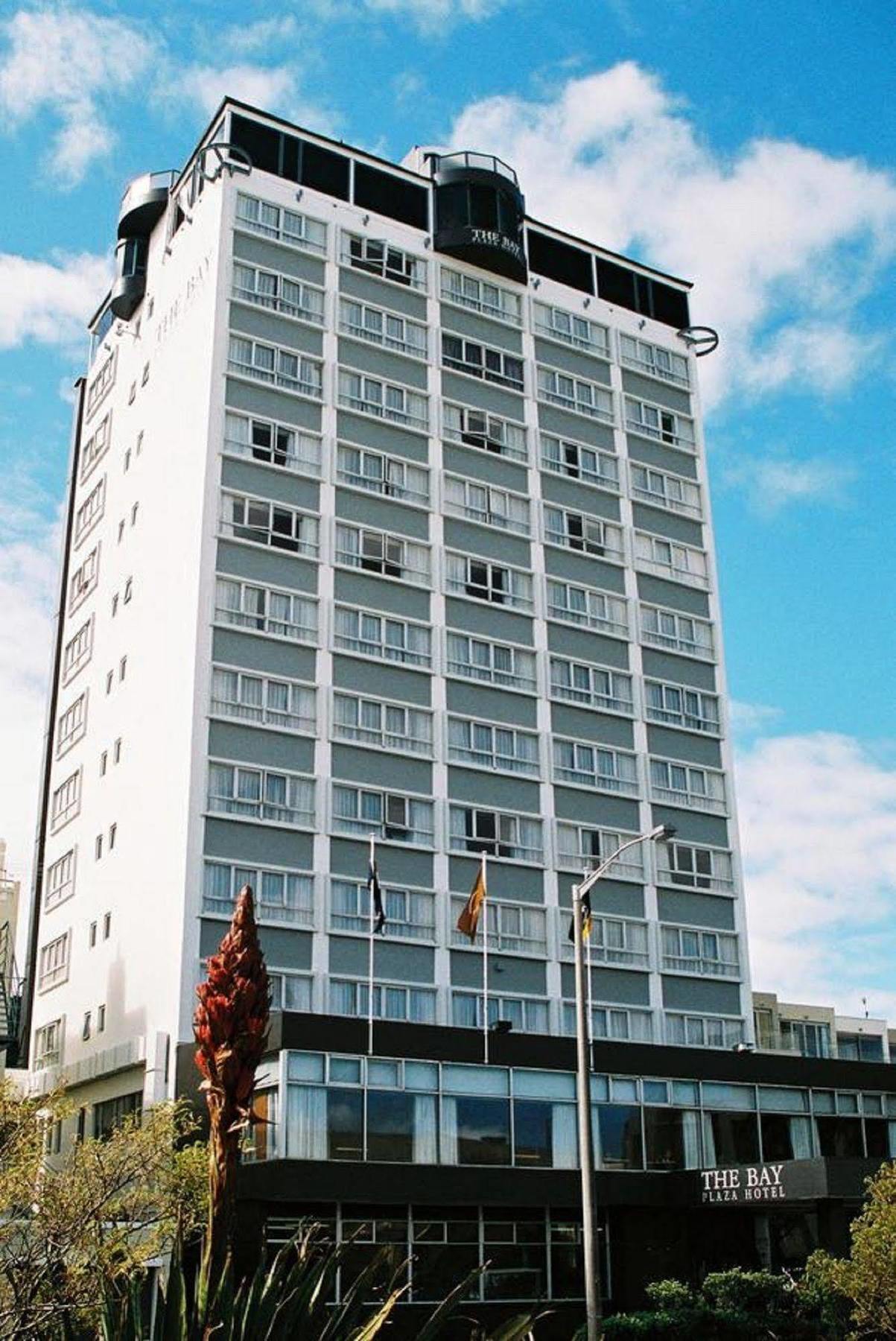 Bay Plaza Hotel Уелингтън Екстериор снимка